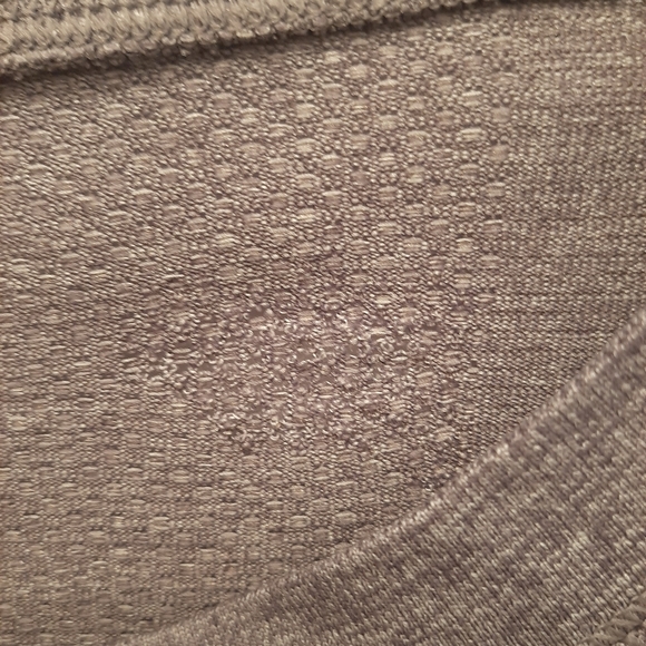 Lululemon shirt - Picture 4 of 4